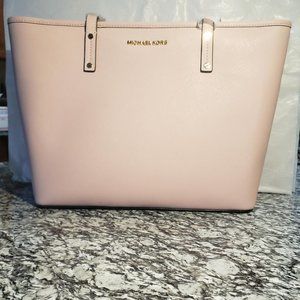 Jet Set Medium Carryall Leather Tote Handbag Bag